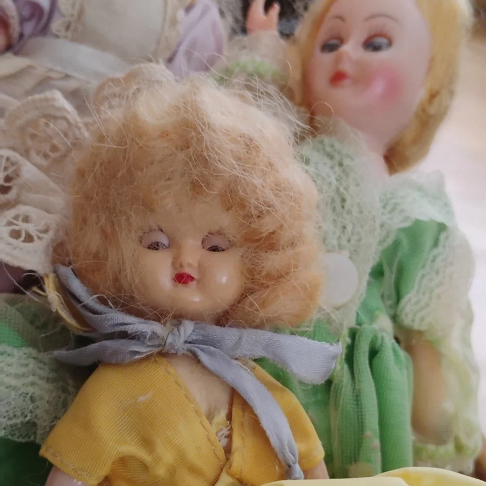 Vintage STORY BOOK Blinky Eyes Doll